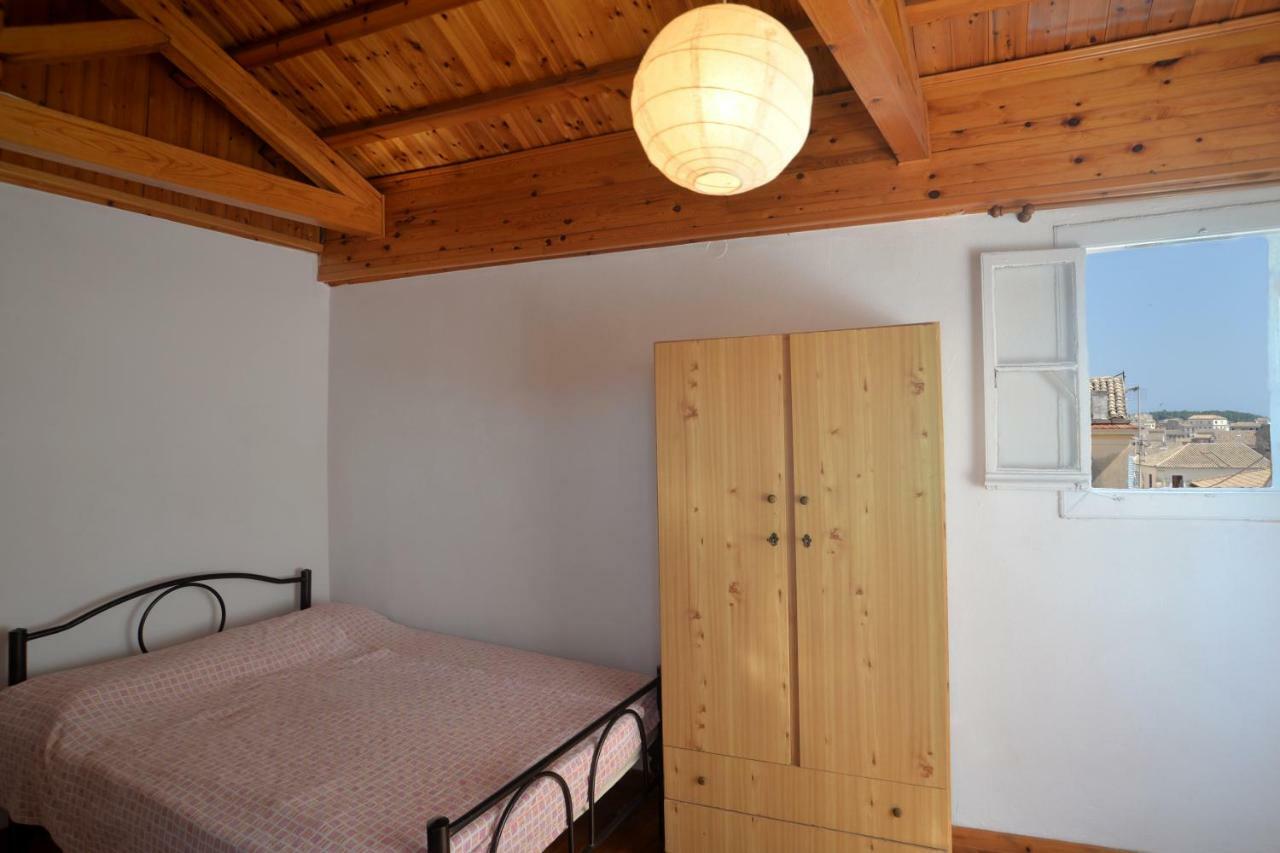 Attic Apartment In Corfu Old Town Centre Exterior photo